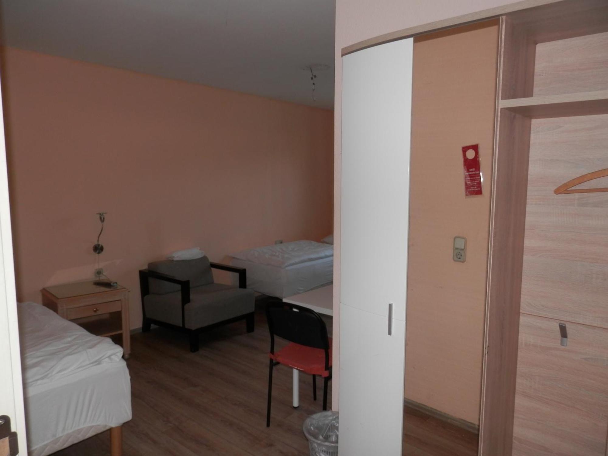 Relax Hotel *