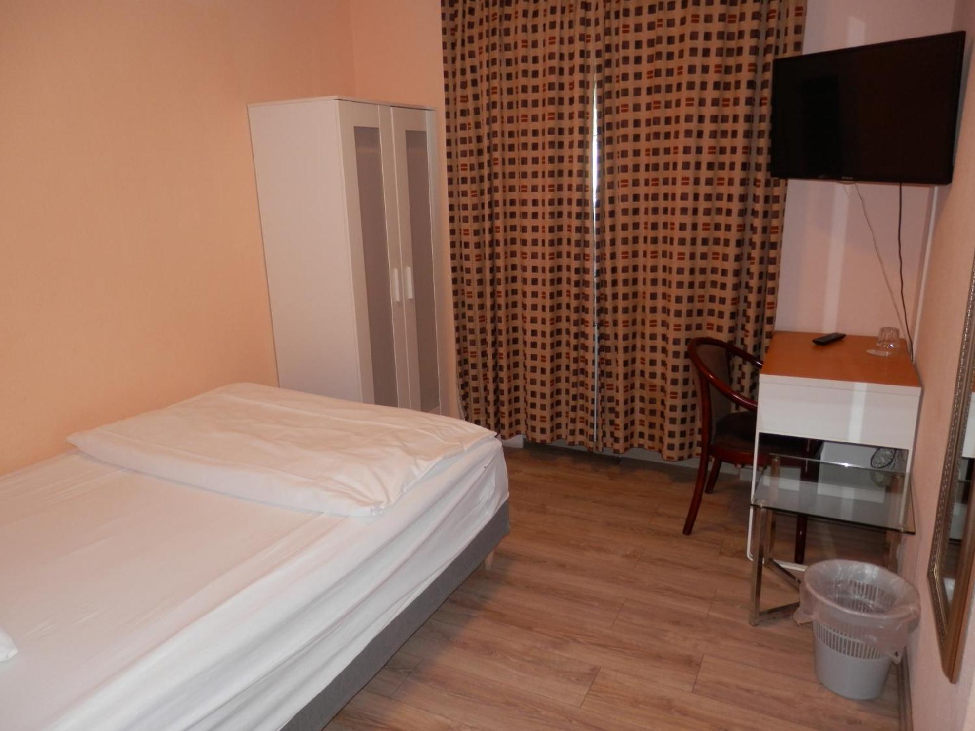Relax Hotel